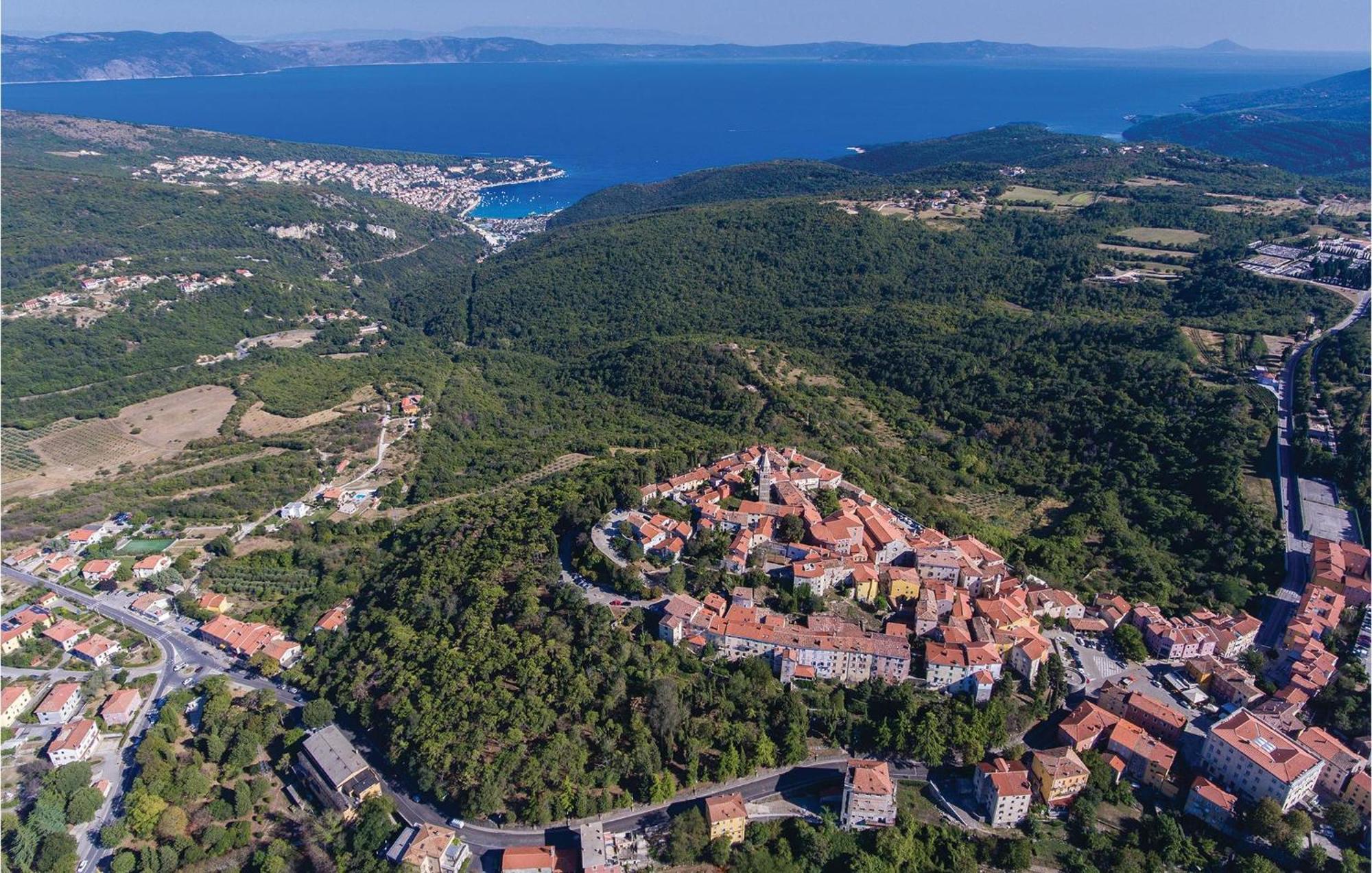 Gorgeous Home In Labin With Kitchen 外观 照片