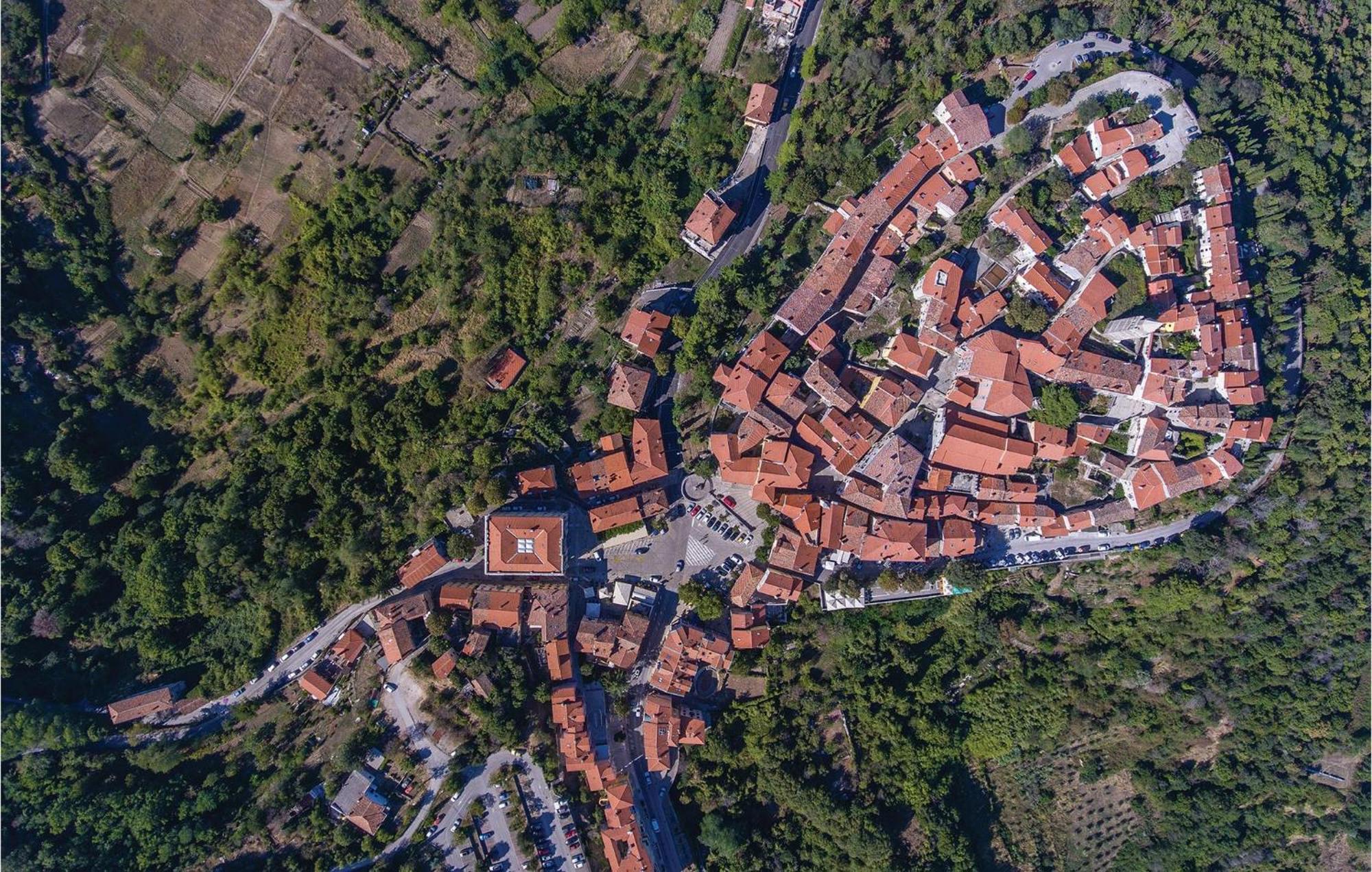 Gorgeous Home In Labin With Kitchen 外观 照片